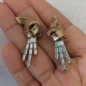 Vintage 40s TRIFARI Alfred Philippe Baguette Gold Tone Knot Meteor Earrings